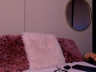 Mia Summer webcam model stream image