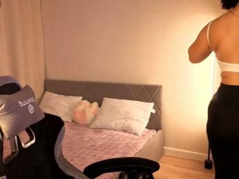 Vivien-Ross webcam model stream image