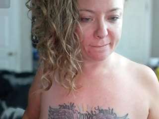 julimonroe webcam model stream image