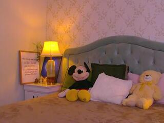 Devious Angell webcam model stream image