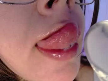 emma_naa webcam chaturbate model stream image