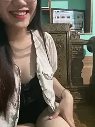 Queen_2k6 stripchat stream image