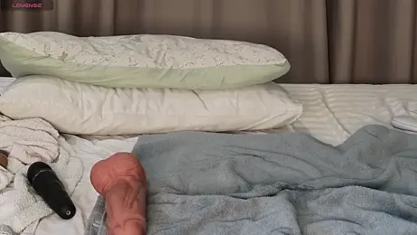 LucyNuty stripchat stream image