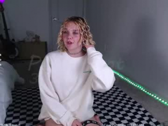 petitebrat chaturbate stream image