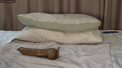 LucyNuty stripchat stream image