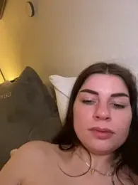 EllyNora stripchat stream image