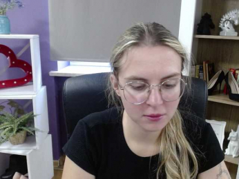 Soft-Zoey bongacams stream image