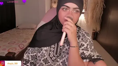 shayla_18 stripchat stream image