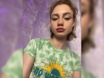 ice-hot bongacams stream image