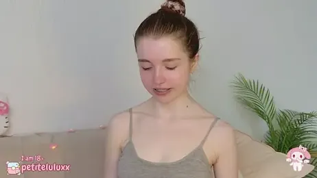 petiteluluxx stripchat stream image