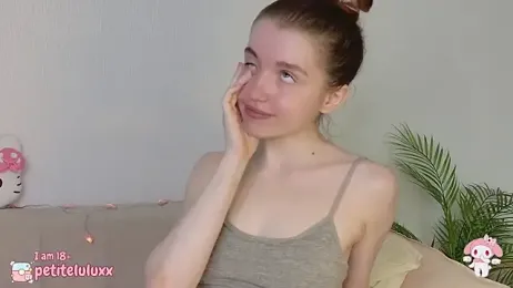 petiteluluxx stripchat stream image