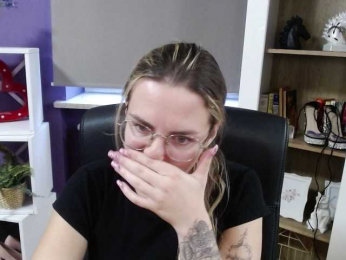 Soft-Zoey bongacams stream image