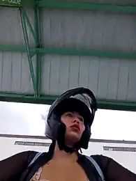 LIZ-06_ stripchat stream image