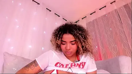 Iris_hott1 stripchat stream image