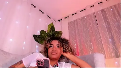 Iris_hott1 stripchat stream image