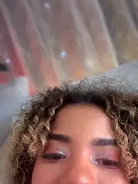 Iris_hott1 stripchat stream image