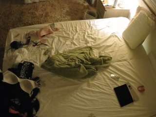 voyeurcam-julmodels-whitebed-3 camsoda stream image