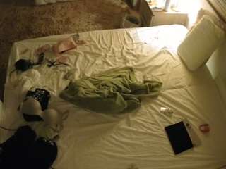 voyeurcam-julmodels-whitebed-3 camsoda stream image
