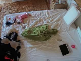 voyeurcam-julmodels-whitebed-3 camsoda stream image