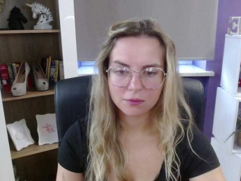 Soft-Zoey bongacams stream image