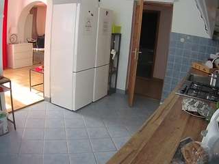 voyeurcam-julmodels-kitchen camsoda stream image