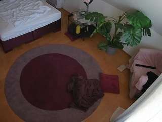 voyeurcam-julmodels-whitebed-5 camsoda stream image