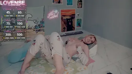 Careful_i_bite stripchat stream image