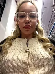 babydolll stripchat stream image