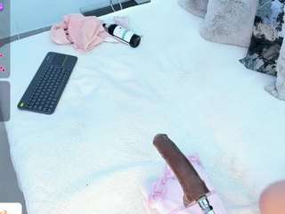 angie-roses camsoda stream image