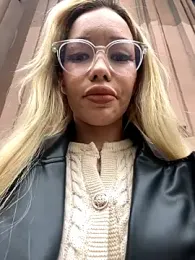 babydolll stripchat stream image