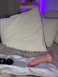 JezzyHill stripchat stream image