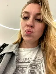 Sweet___Emily stripchat stream image