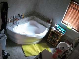 voyeurcam-julmodels-bath-1st-2 camsoda stream image