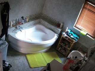 voyeurcam-julmodels-bath-1st-2 camsoda stream image