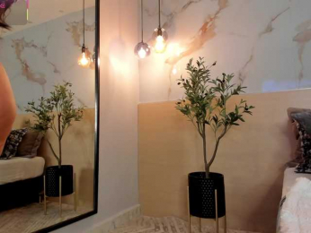 leathompson1 bongacams stream image