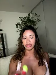 Brunettexio stripchat stream image