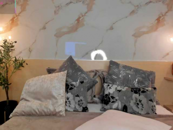 leathompson1 bongacams stream image