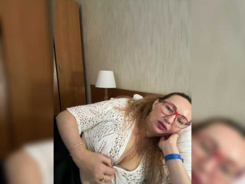 Pink-Lips bongacams stream image