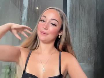 luvlivvyy chaturbate stream image