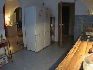 voyeurcam-julmodels-kitchen camsoda stream image