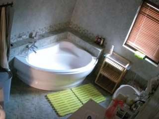 voyeurcam-julmodels-bath-1st-2 camsoda stream image