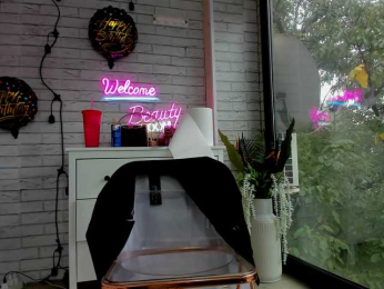 BritneyCharm bongacams stream image