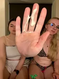 EllyNora stripchat stream image