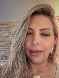 _Abril-Office1 stripchat stream image