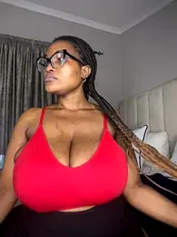 Bustygoddess32 stripchat stream image