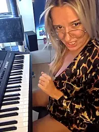 SpicyVicky stripchat stream image