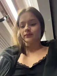 KittyQueeny stripchat stream image