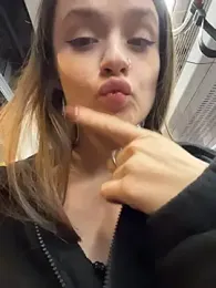 KittyQueeny stripchat stream image