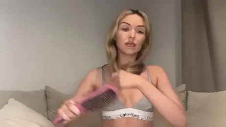 lolableux stripchat stream image