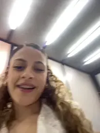 alana15 stripchat stream image